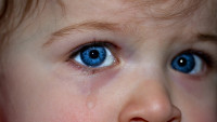 dítě pláč childrens-eyes-1914519 1280